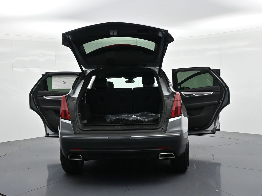 Cadillac XT5 Vehicle Full-screen Gallery Image 26