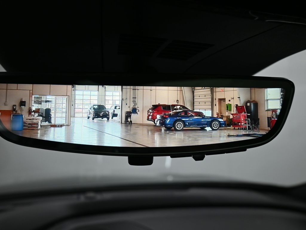 Cadillac LYRIQ Vehicle Full-screen Gallery Image 13