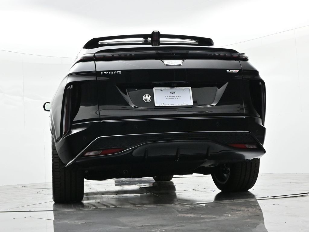 Cadillac LYRIQ Vehicle Full-screen Gallery Image 36