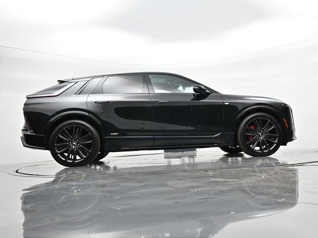 Cadillac LYRIQ Vehicle Full-screen Gallery Image 38