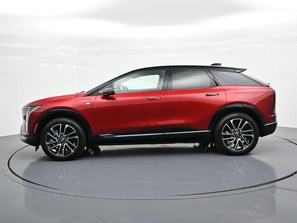 Cadillac OPTIQ Vehicle Full-screen Gallery Image 8