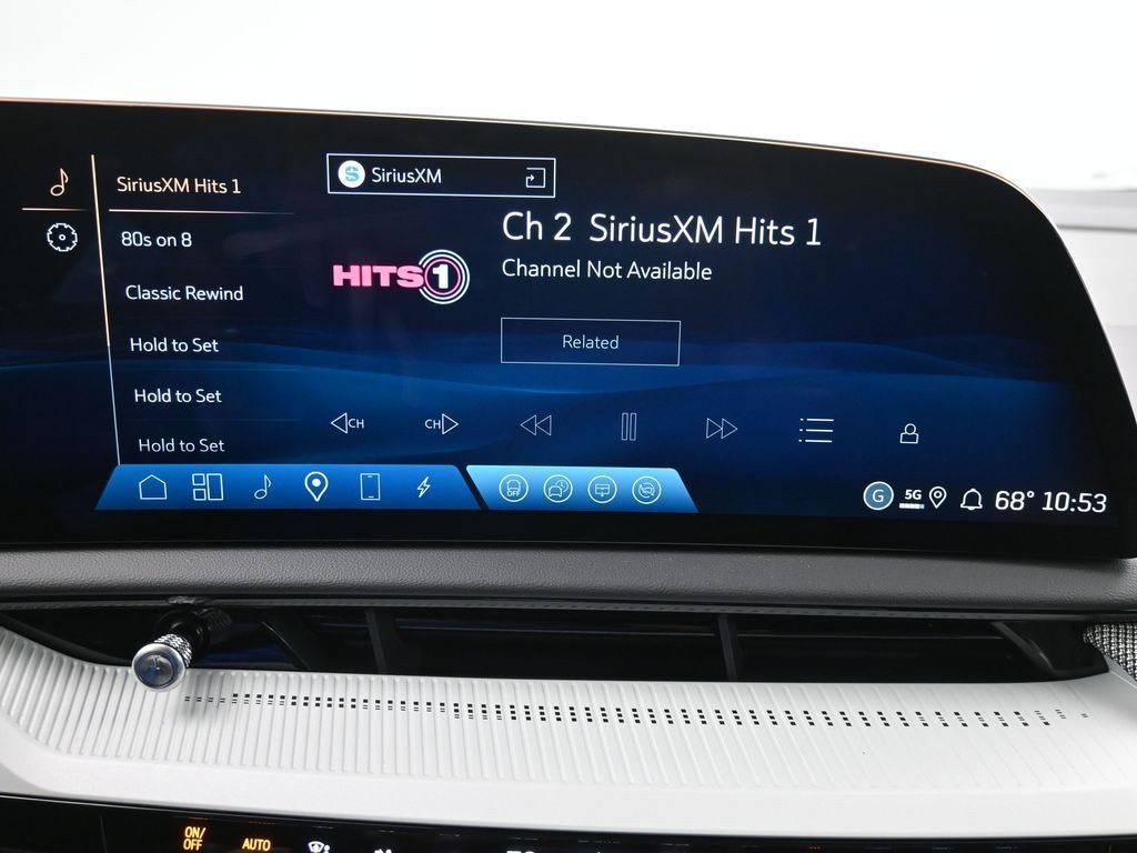 Cadillac OPTIQ Vehicle Full-screen Gallery Image 10