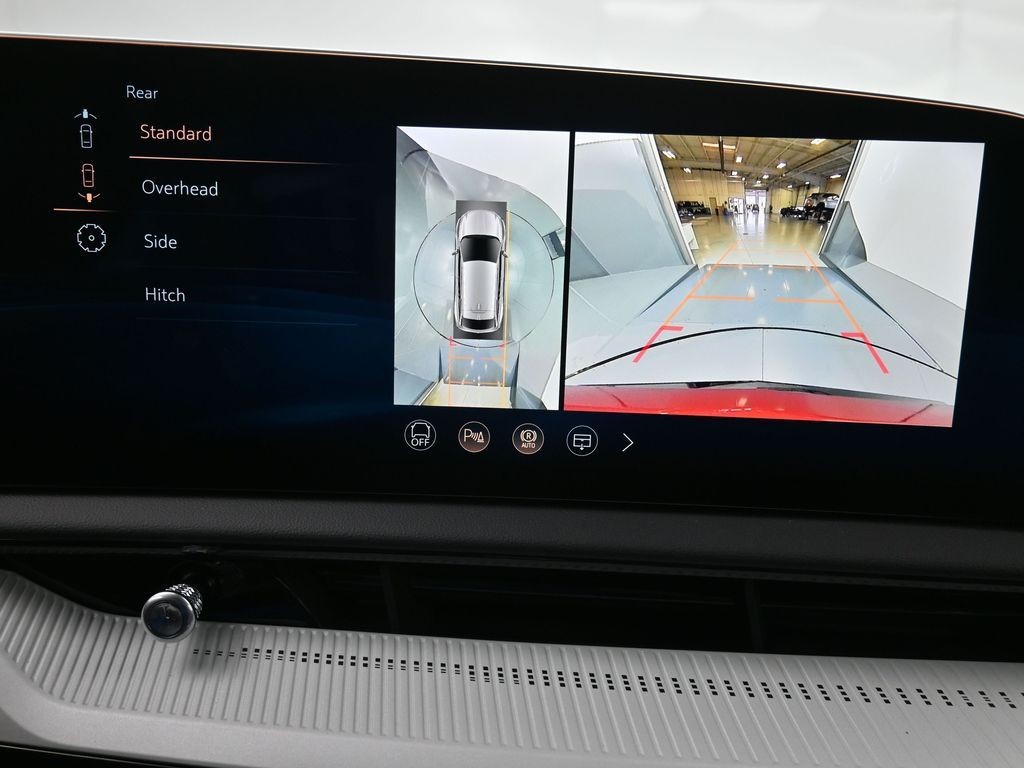 Cadillac OPTIQ Vehicle Full-screen Gallery Image 11