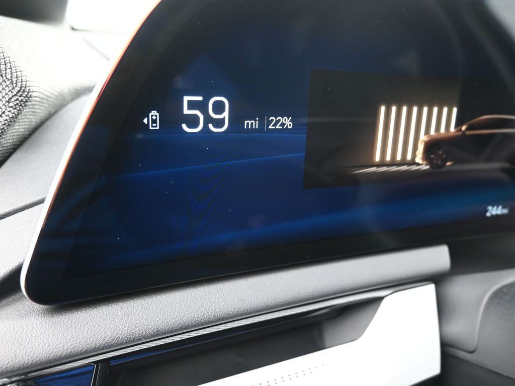 Cadillac OPTIQ Vehicle Full-screen Gallery Image 16