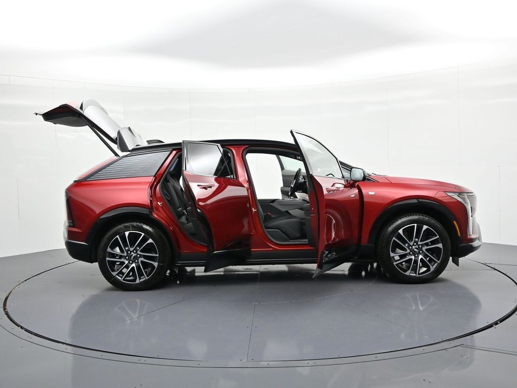 Cadillac OPTIQ Vehicle Full-screen Gallery Image 33