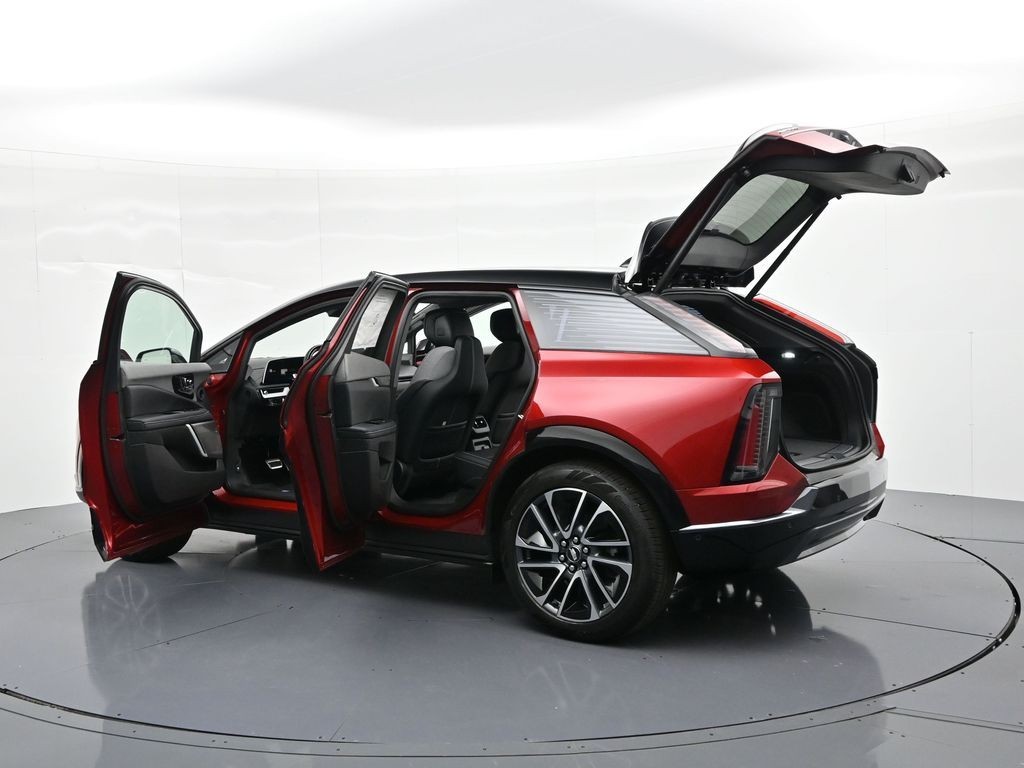 Cadillac OPTIQ Vehicle Full-screen Gallery Image 34