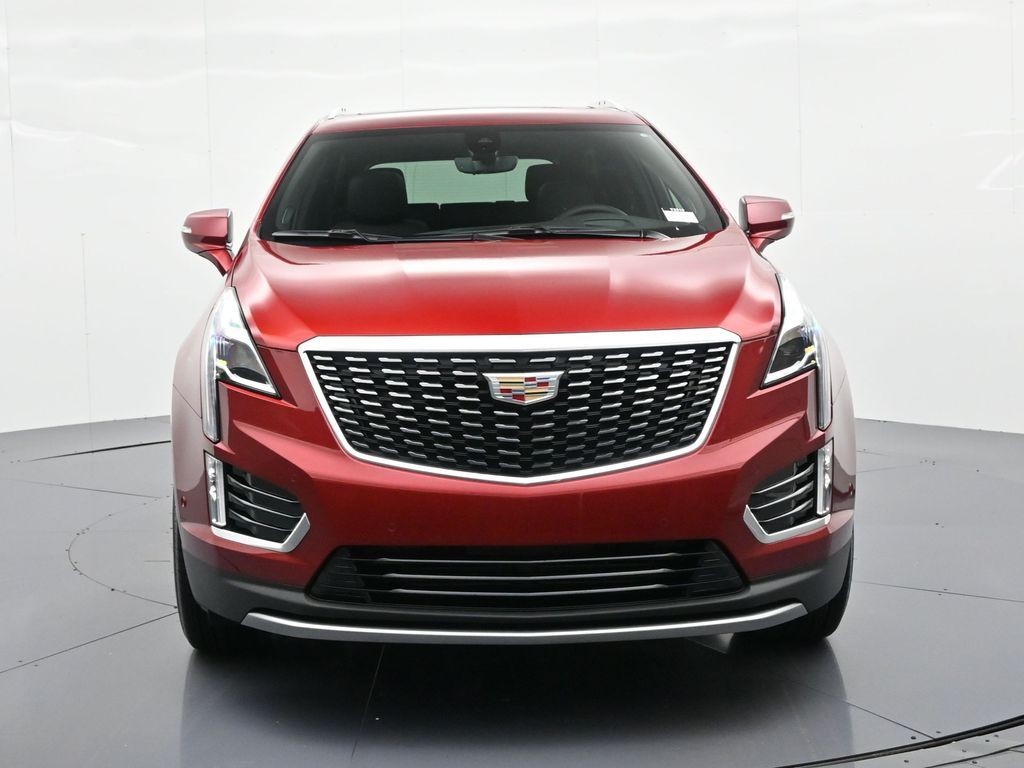Cadillac XT5 Vehicle Full-screen Gallery Image 2