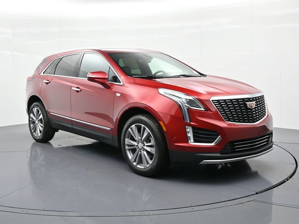 Cadillac XT5 Vehicle Full-screen Gallery Image 3