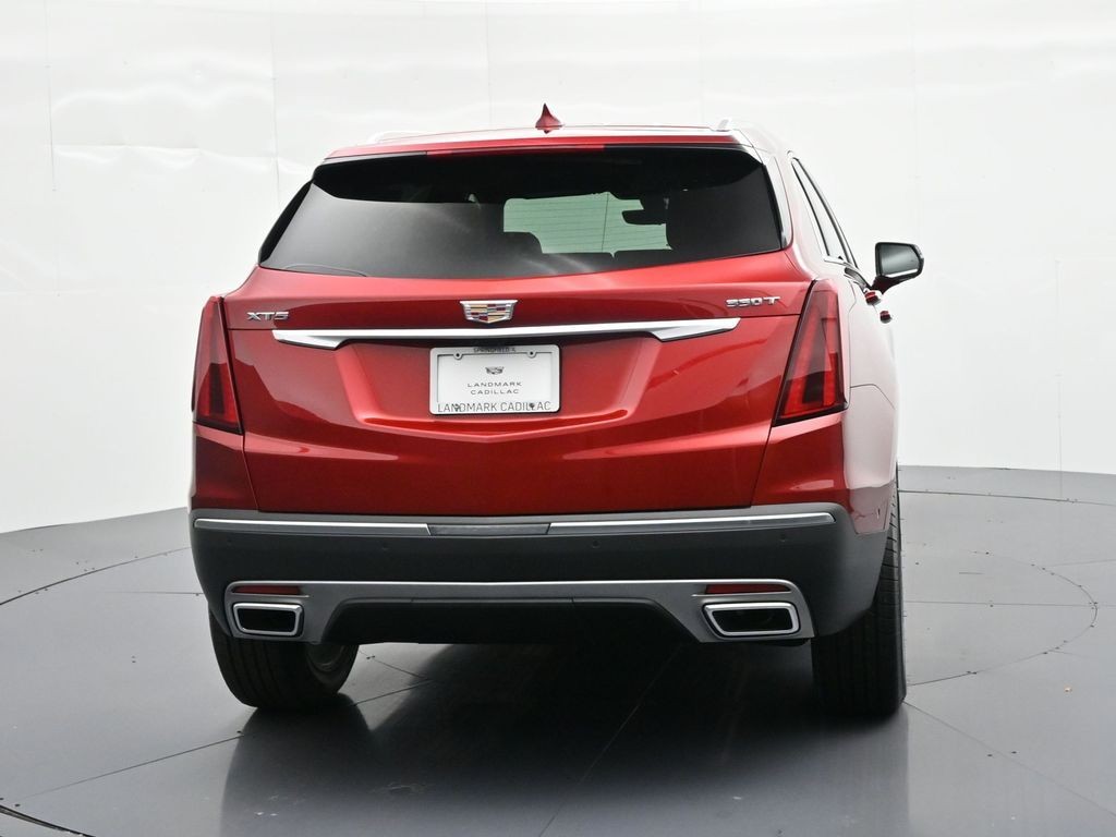 Cadillac XT5 Vehicle Full-screen Gallery Image 6