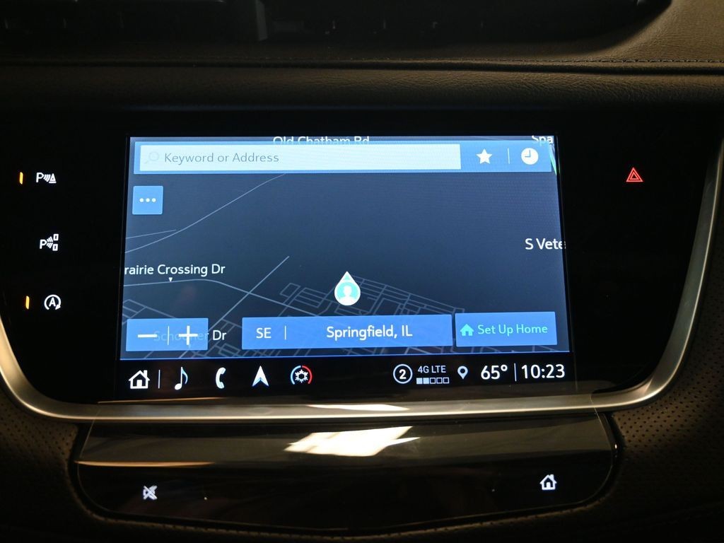 Cadillac XT5 Vehicle Full-screen Gallery Image 10