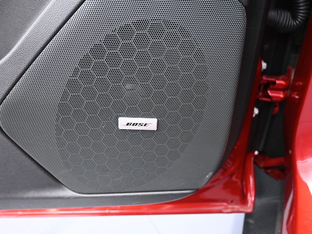 Cadillac XT5 Vehicle Full-screen Gallery Image 20