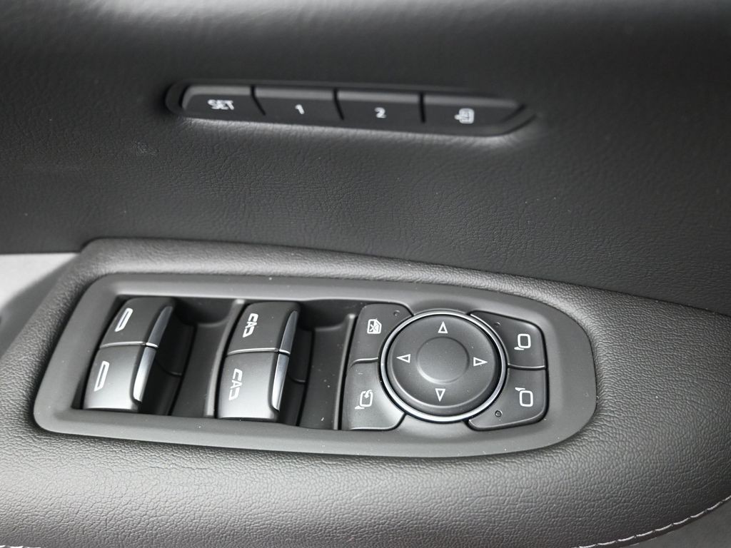 Cadillac XT5 Vehicle Full-screen Gallery Image 22