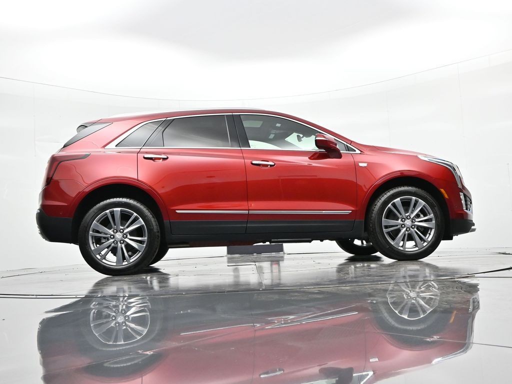 Cadillac XT5 Vehicle Full-screen Gallery Image 35