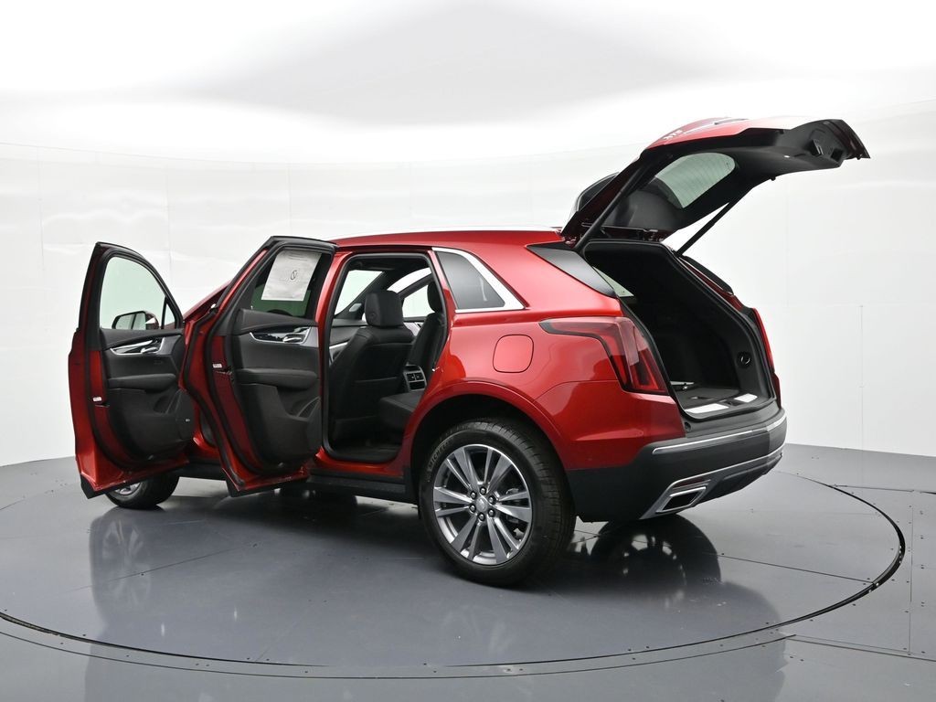 Cadillac XT5 Vehicle Full-screen Gallery Image 37