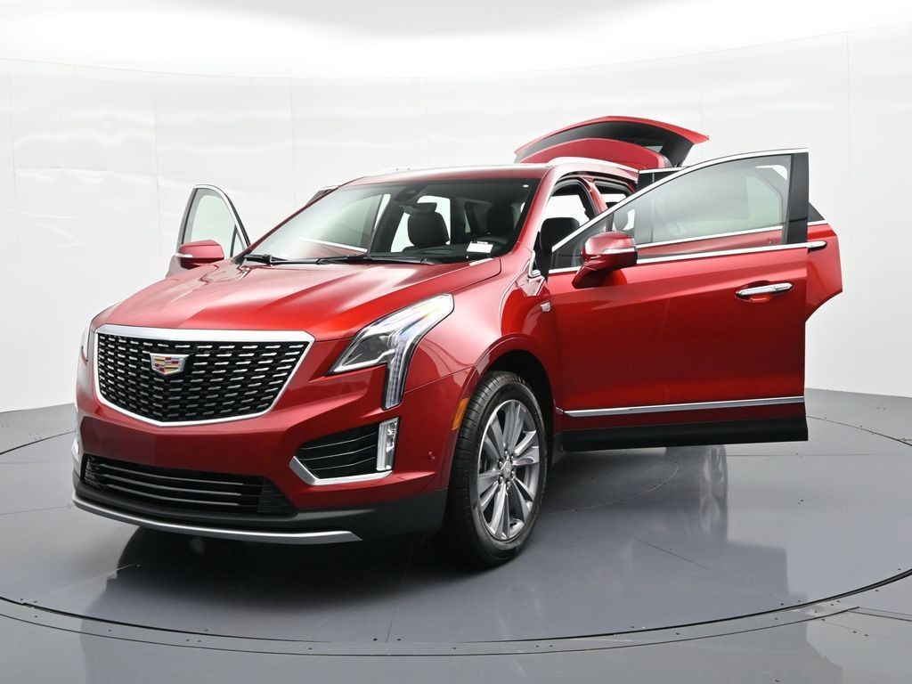 Cadillac XT5 Vehicle Full-screen Gallery Image 38