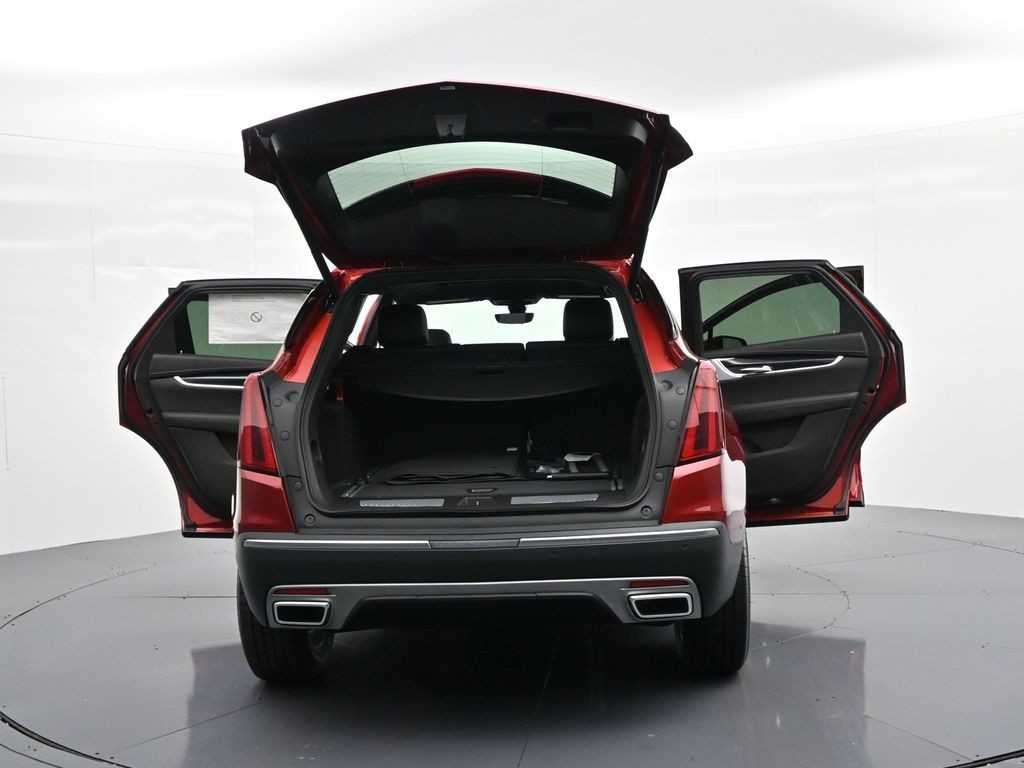 Cadillac XT5 Vehicle Full-screen Gallery Image 39