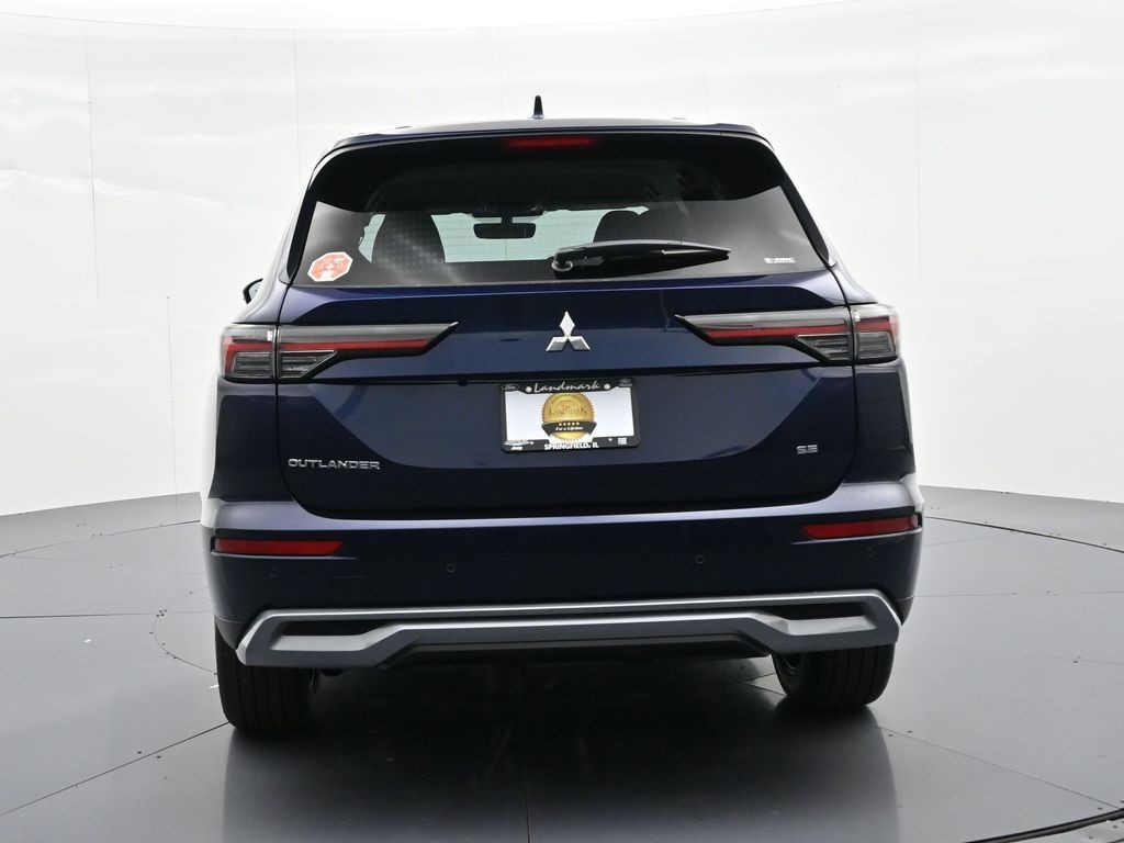 Mitsubishi Outlander Vehicle Full-screen Gallery Image 6