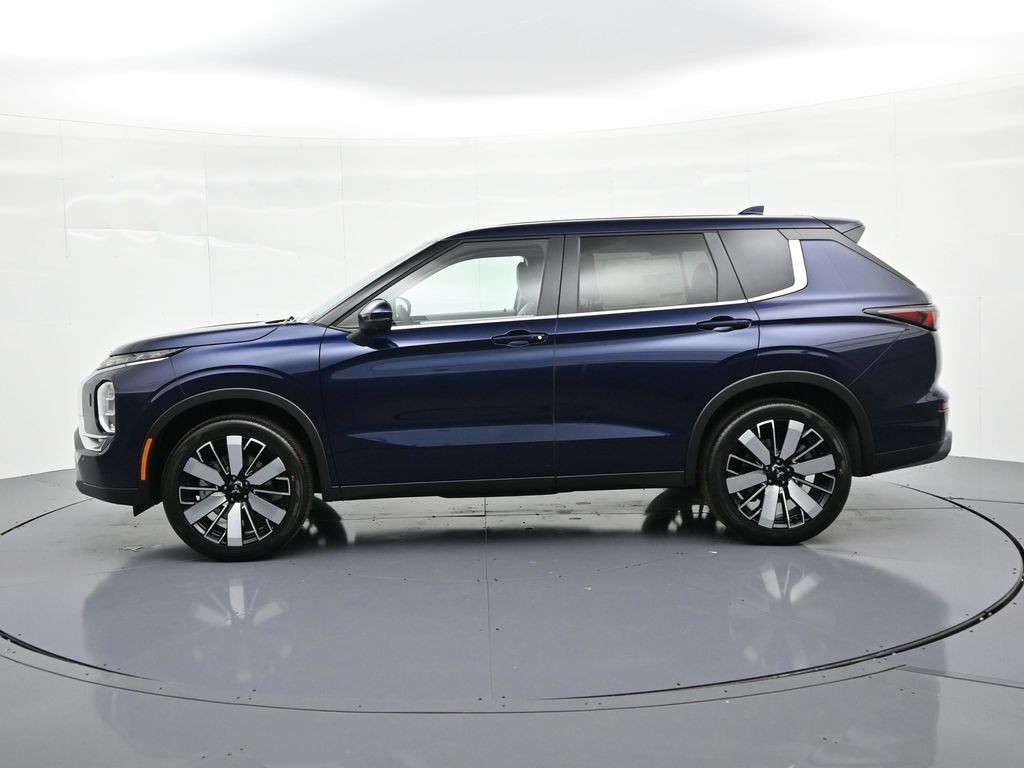 Mitsubishi Outlander Vehicle Full-screen Gallery Image 8