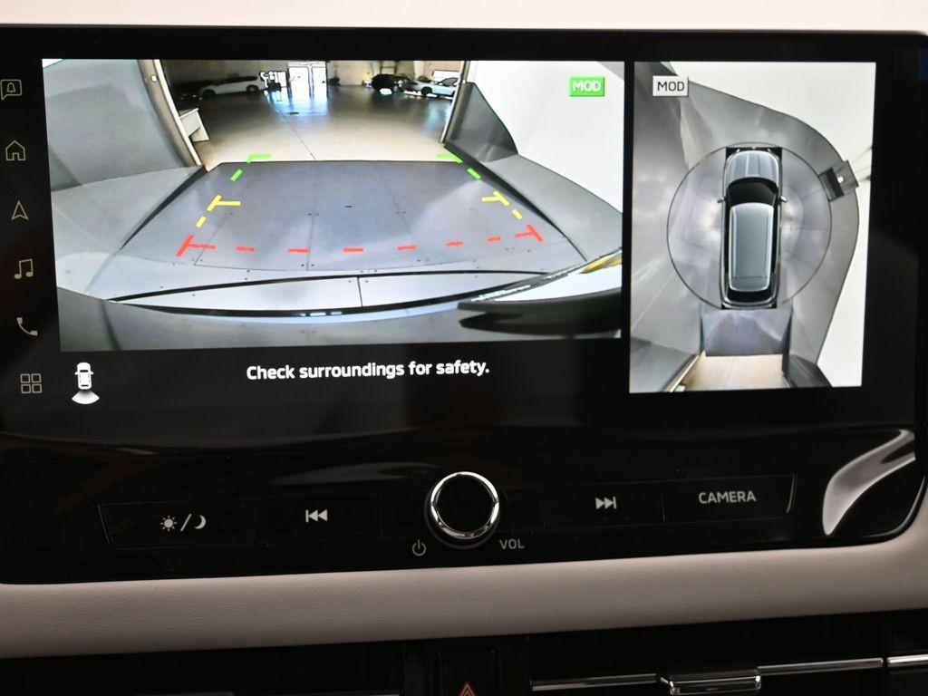 Mitsubishi Outlander Vehicle Full-screen Gallery Image 11