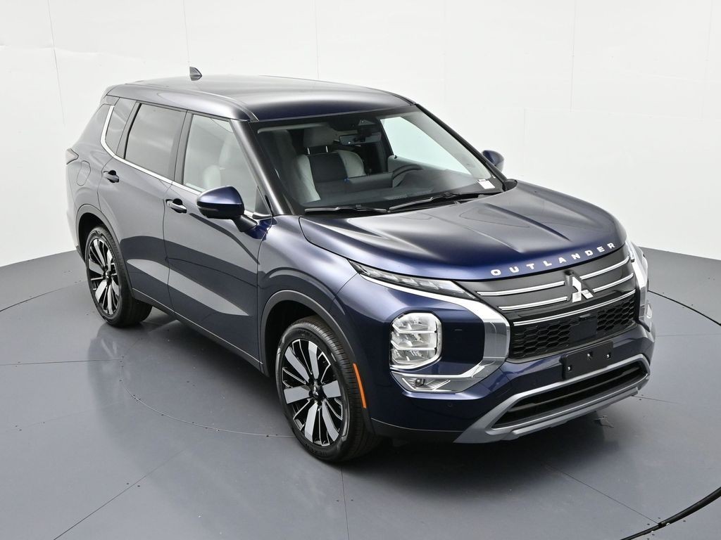 Mitsubishi Outlander Vehicle Full-screen Gallery Image 22