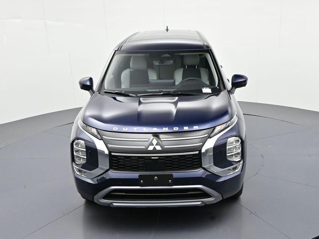 Mitsubishi Outlander Vehicle Full-screen Gallery Image 23