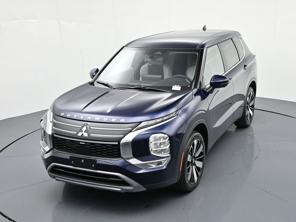 Mitsubishi Outlander Vehicle Full-screen Gallery Image 24