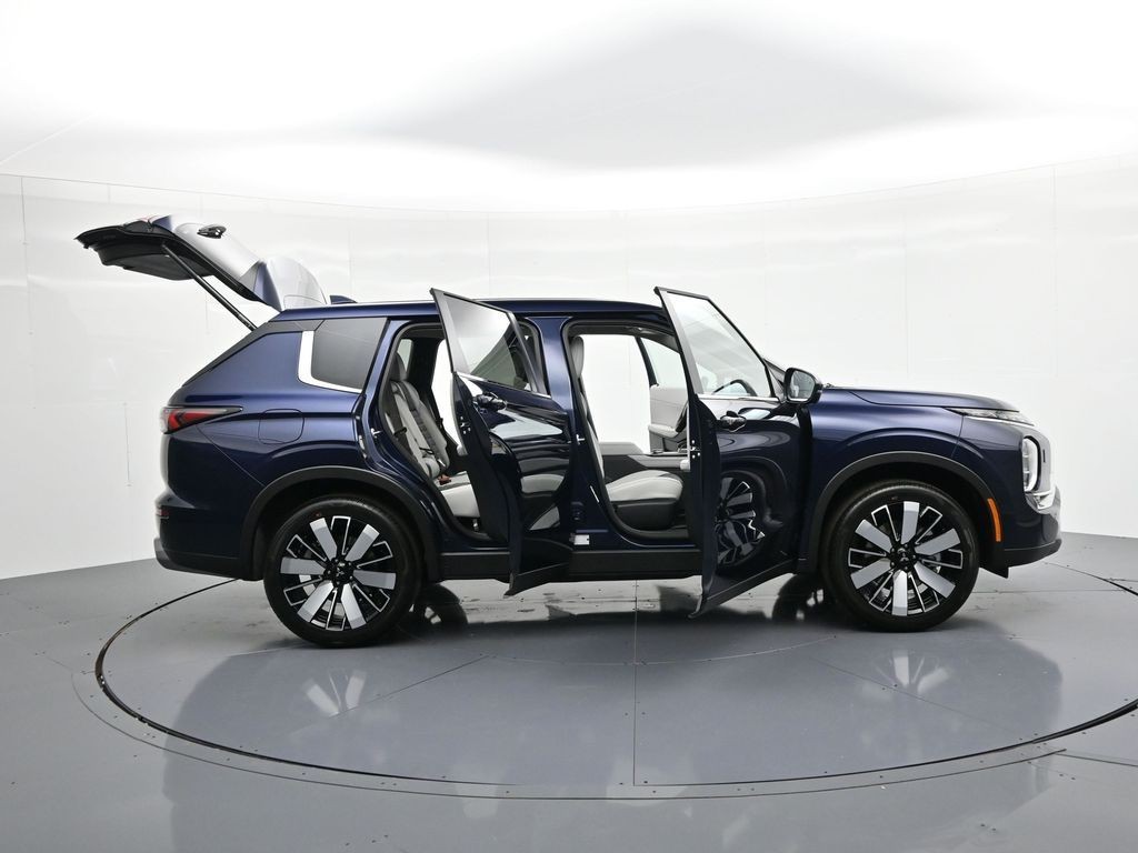 Mitsubishi Outlander Vehicle Full-screen Gallery Image 30