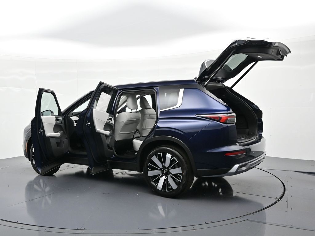 Mitsubishi Outlander Vehicle Full-screen Gallery Image 31