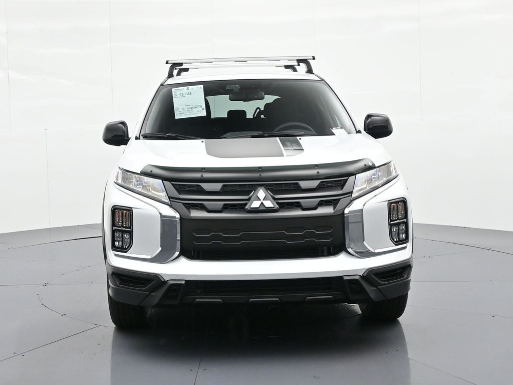 Mitsubishi Outlander Sport Vehicle Full-screen Gallery Image 2