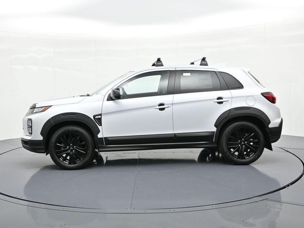 Mitsubishi Outlander Sport Vehicle Full-screen Gallery Image 8