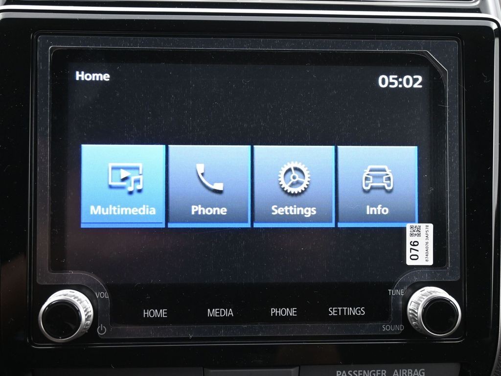 Mitsubishi Outlander Sport Vehicle Full-screen Gallery Image 10