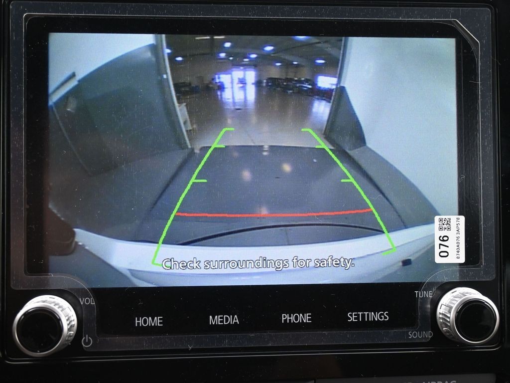 Mitsubishi Outlander Sport Vehicle Full-screen Gallery Image 11