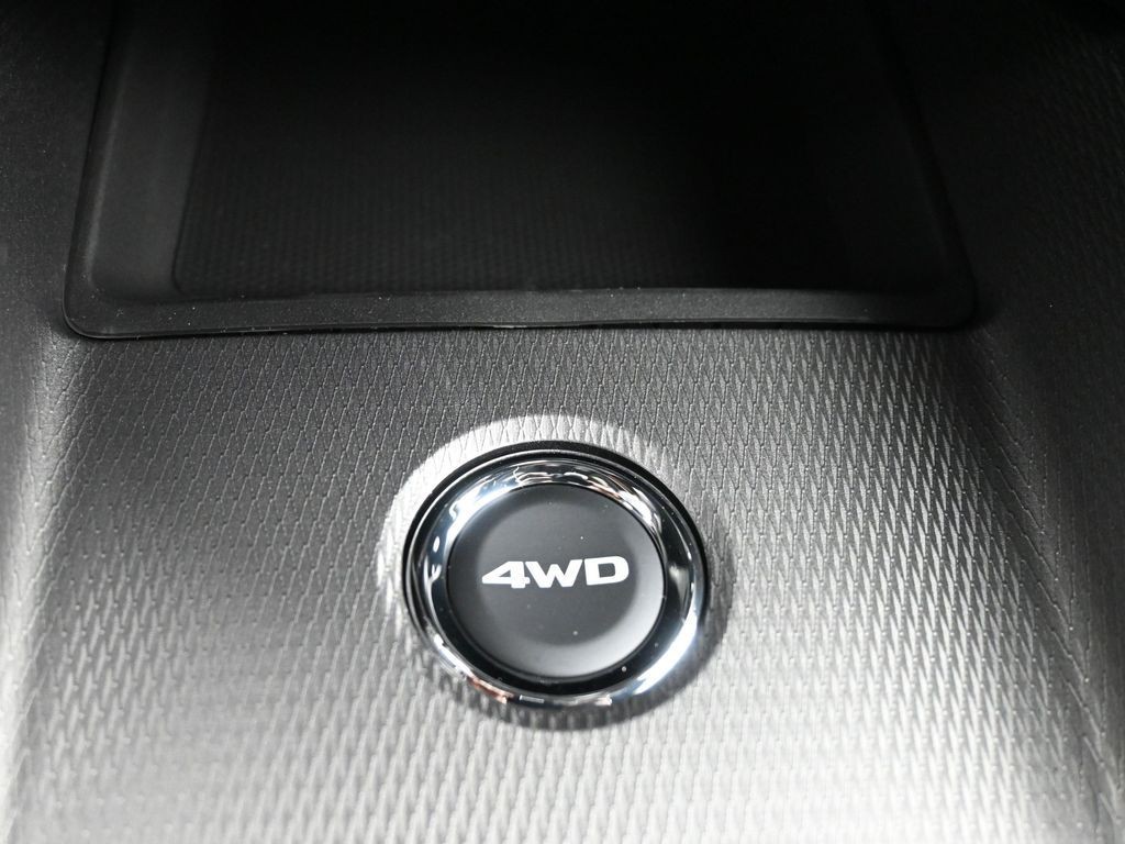 Mitsubishi Outlander Sport Vehicle Full-screen Gallery Image 13