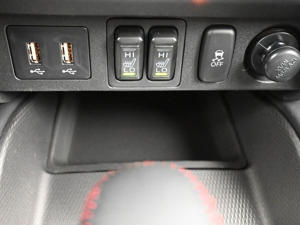 Mitsubishi Outlander Sport Vehicle Full-screen Gallery Image 14