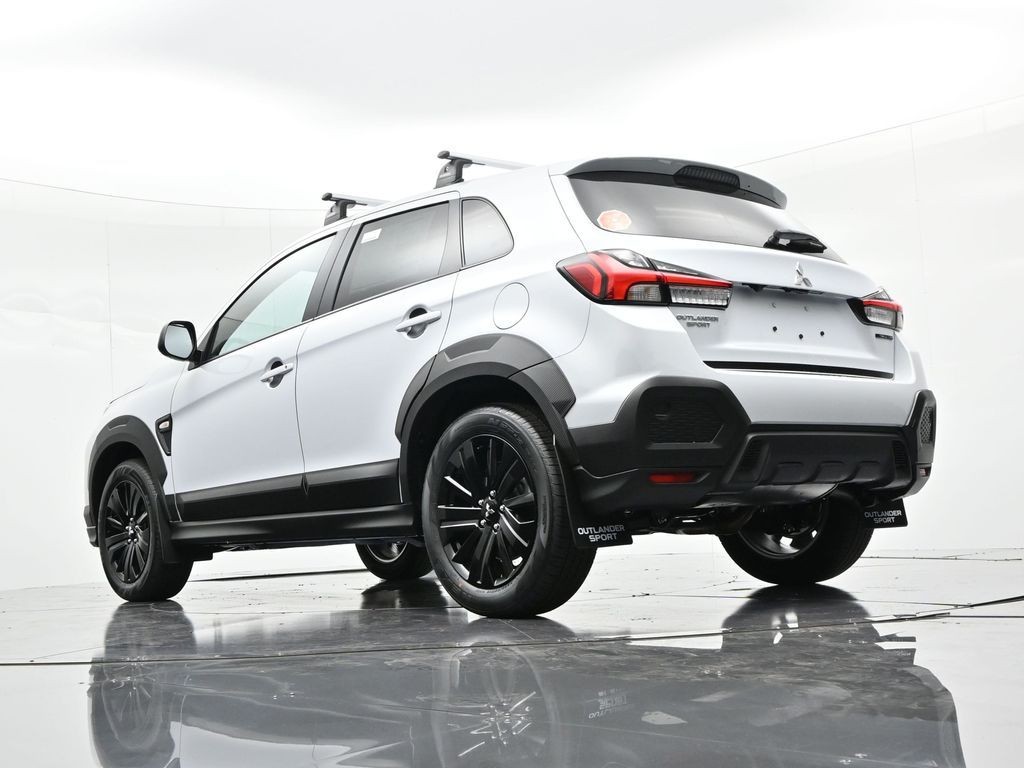 Mitsubishi Outlander Sport Vehicle Full-screen Gallery Image 25