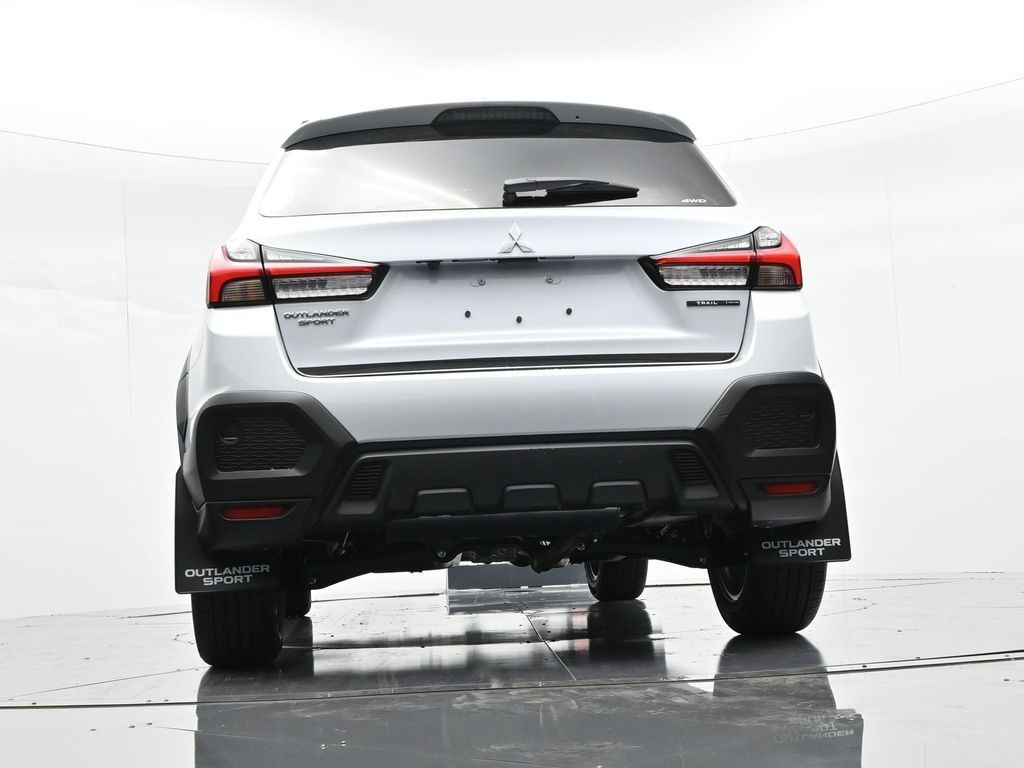 Mitsubishi Outlander Sport Vehicle Full-screen Gallery Image 26