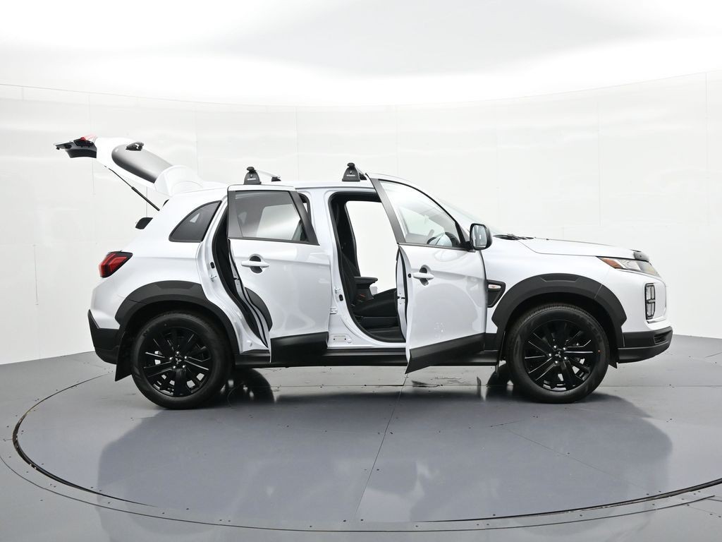 Mitsubishi Outlander Sport Vehicle Full-screen Gallery Image 29