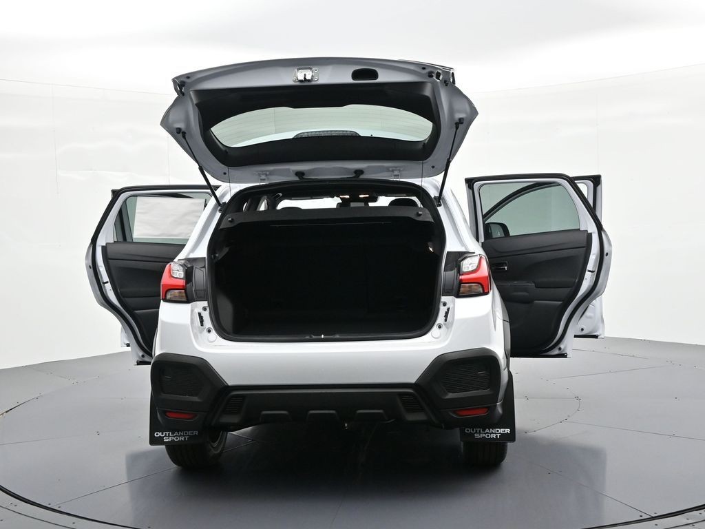 Mitsubishi Outlander Sport Vehicle Full-screen Gallery Image 32