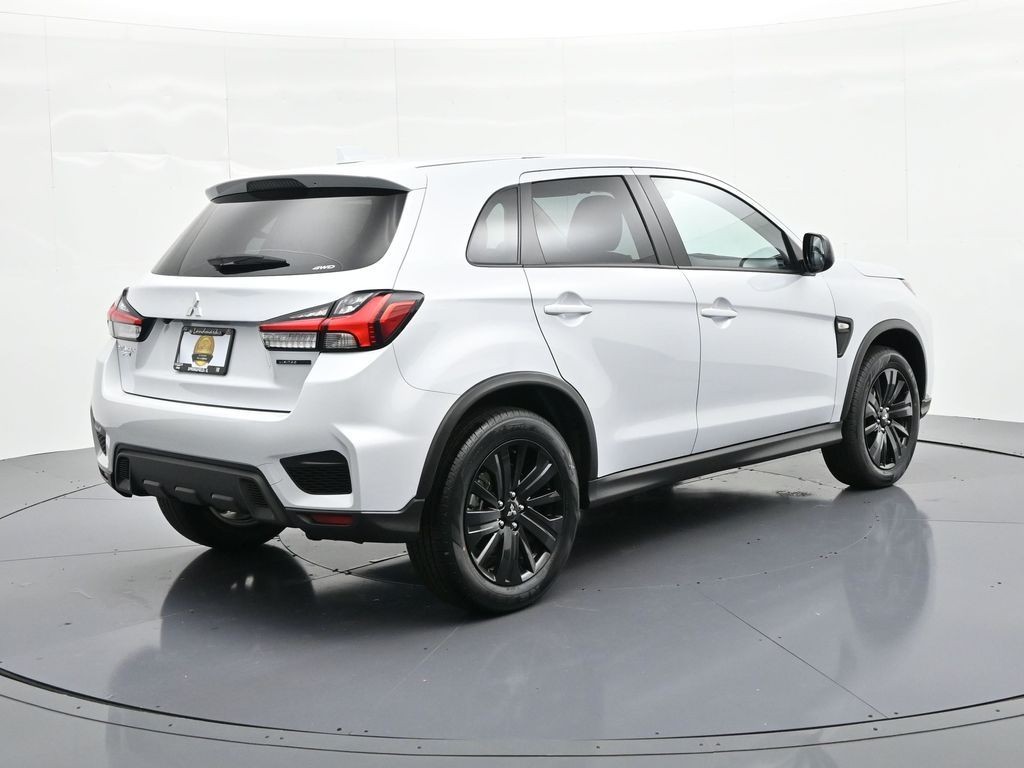 Mitsubishi Outlander Sport Vehicle Full-screen Gallery Image 5