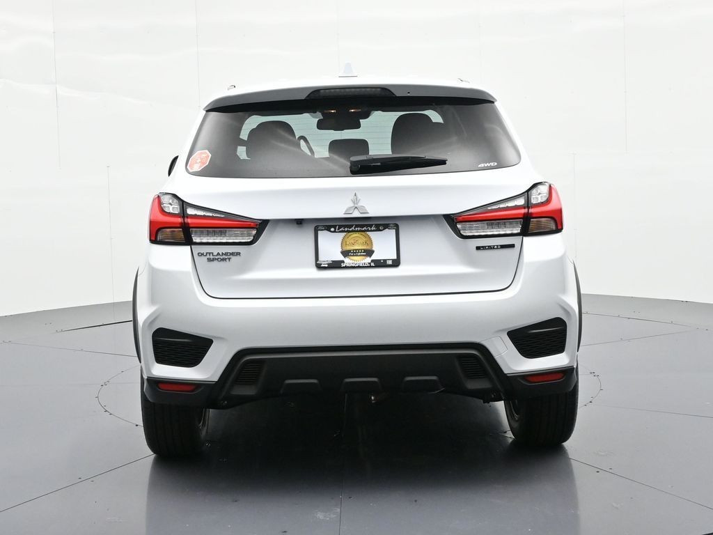 Mitsubishi Outlander Sport Vehicle Full-screen Gallery Image 6