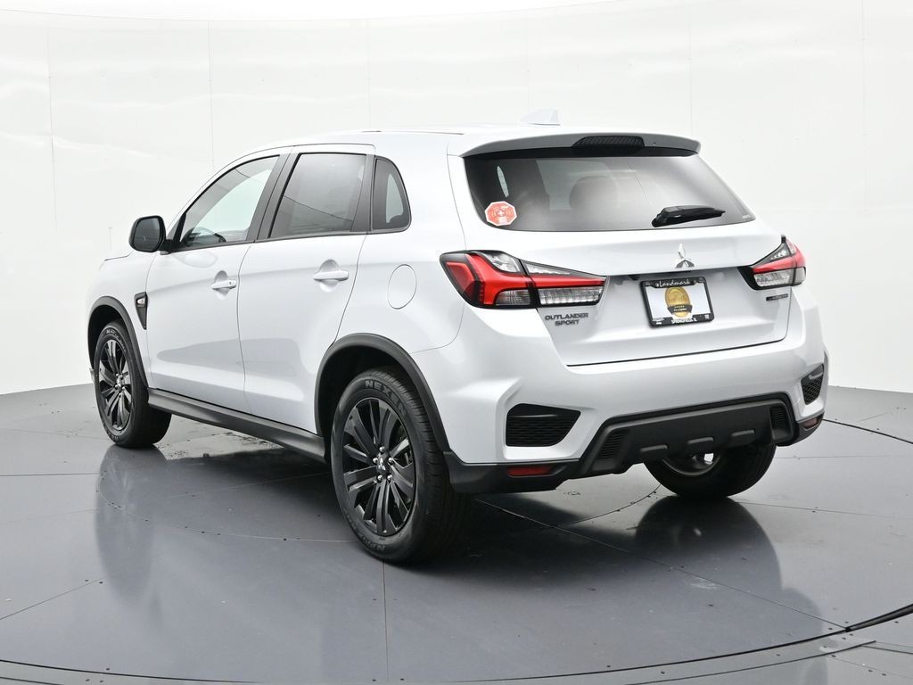 Mitsubishi Outlander Sport Vehicle Full-screen Gallery Image 7