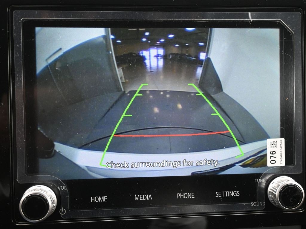 Mitsubishi Outlander Sport Vehicle Full-screen Gallery Image 11