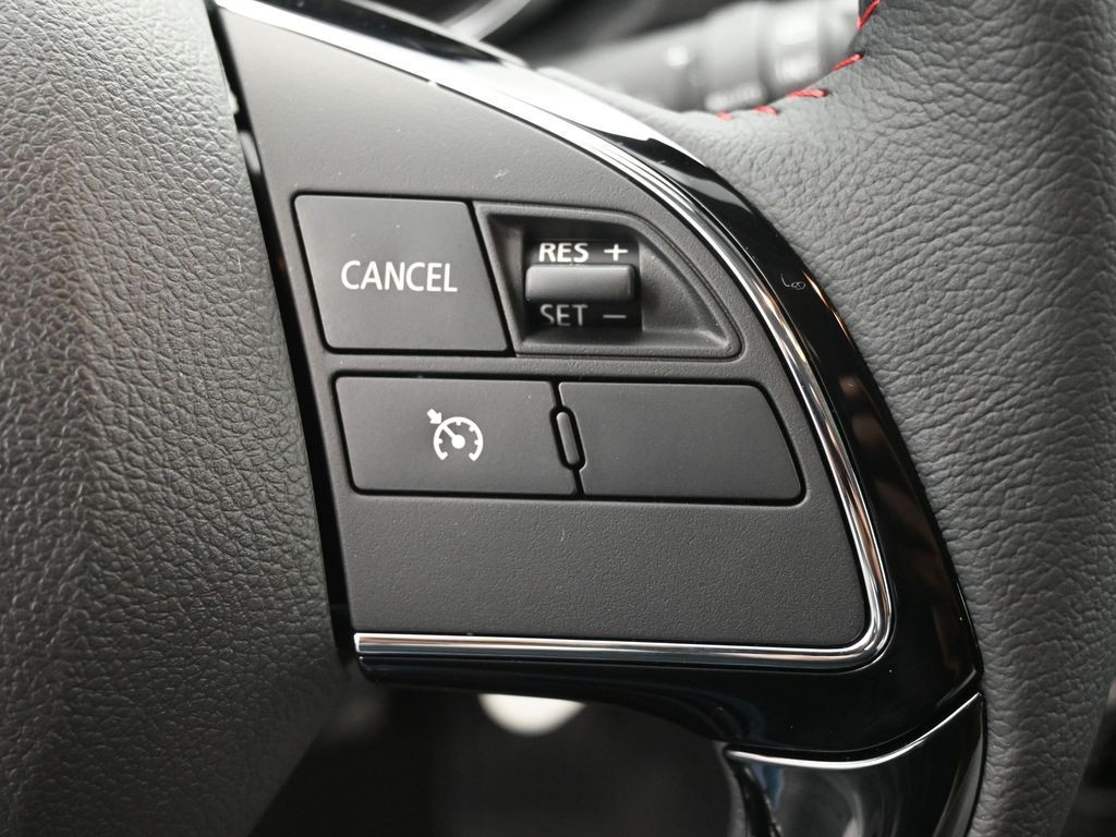 Mitsubishi Outlander Sport Vehicle Full-screen Gallery Image 19