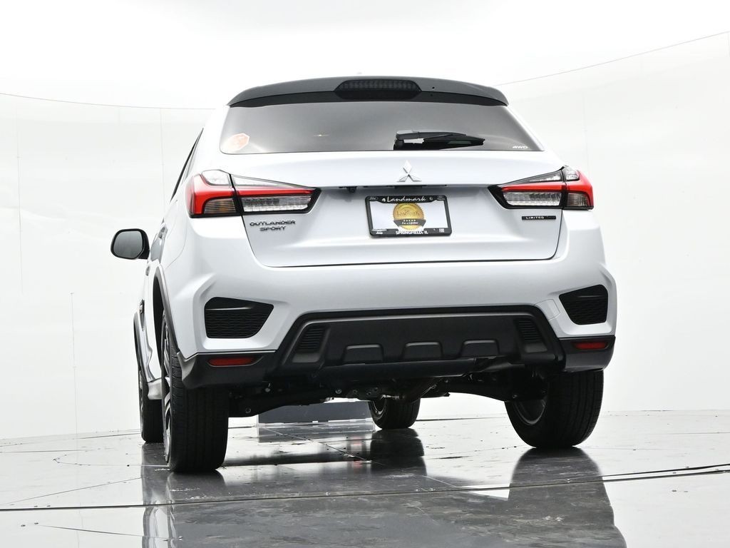 Mitsubishi Outlander Sport Vehicle Full-screen Gallery Image 28