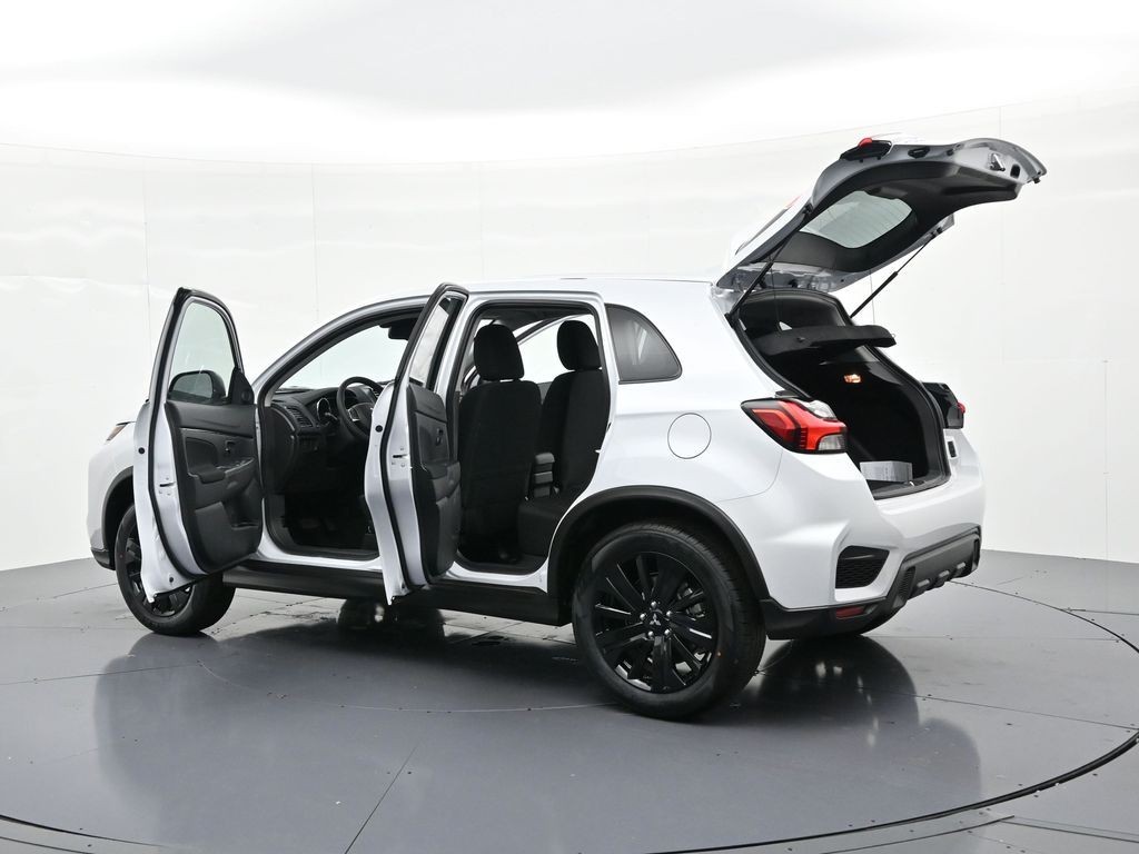 Mitsubishi Outlander Sport Vehicle Full-screen Gallery Image 32