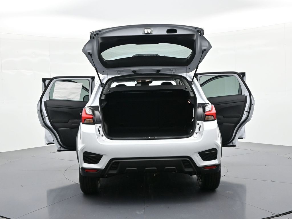 Mitsubishi Outlander Sport Vehicle Full-screen Gallery Image 34