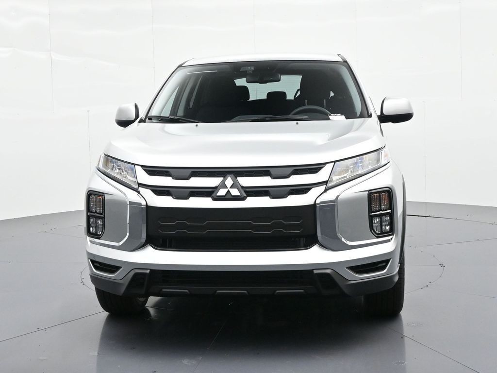 Mitsubishi Outlander Sport Vehicle Full-screen Gallery Image 2