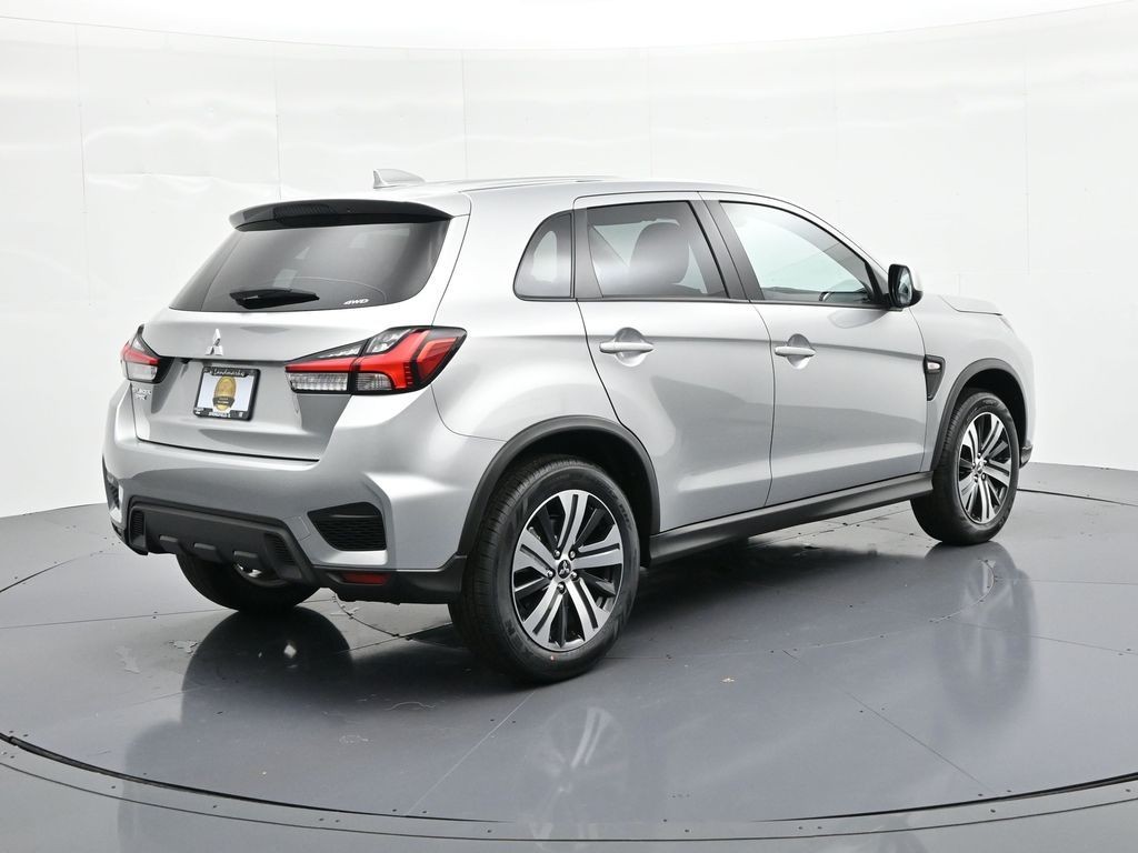 Mitsubishi Outlander Sport Vehicle Full-screen Gallery Image 5