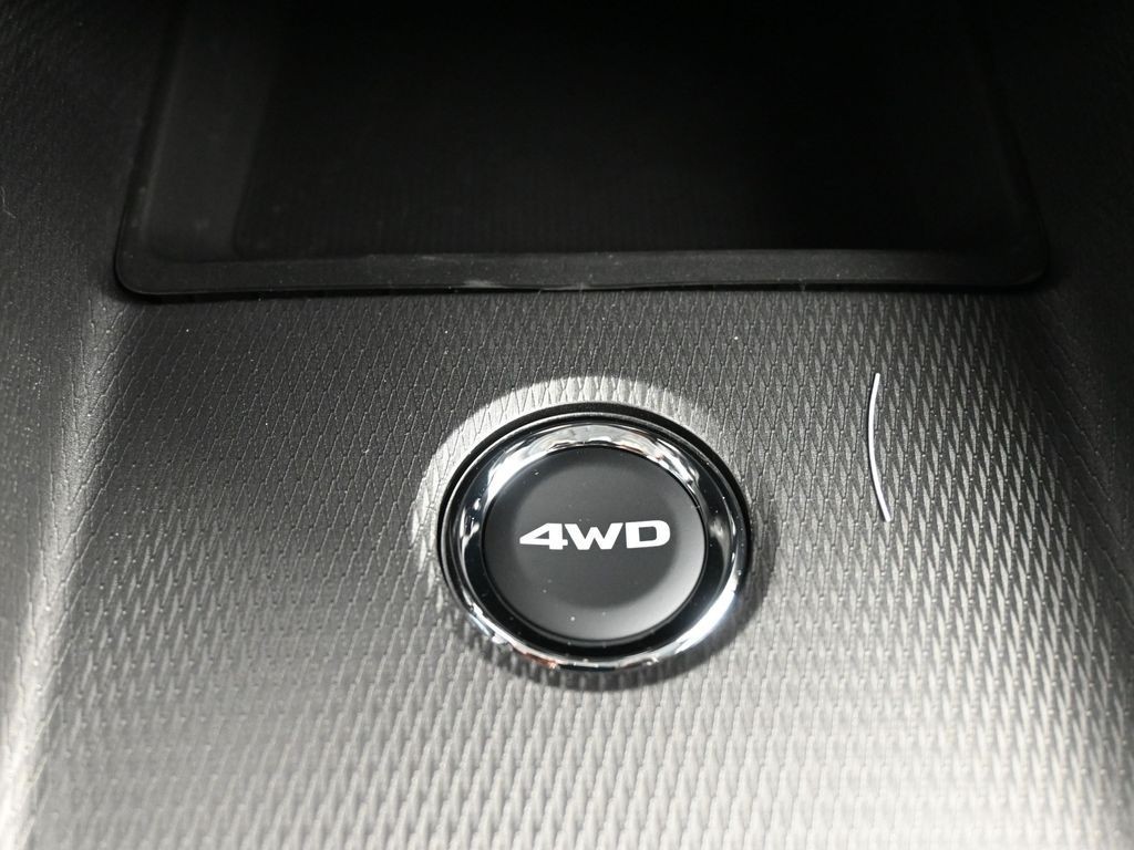 Mitsubishi Outlander Sport Vehicle Full-screen Gallery Image 13