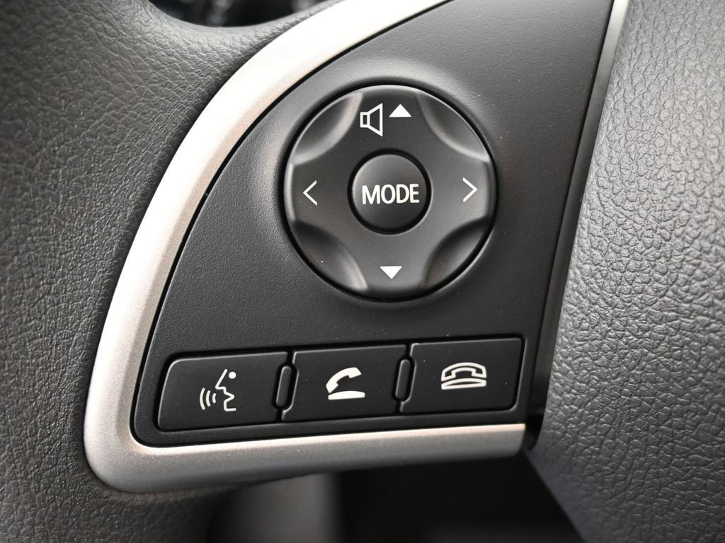 Mitsubishi Outlander Sport Vehicle Full-screen Gallery Image 18